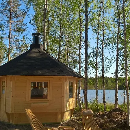 Lake Koivuniemi Chalet *
